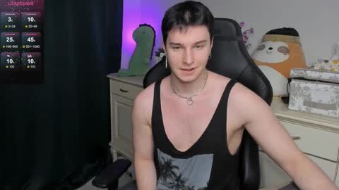 Snapshot of vincent__strong chatting on December 2025 08:00:01 AM Vincent Strong online show from December 2025 08:00:01 AM