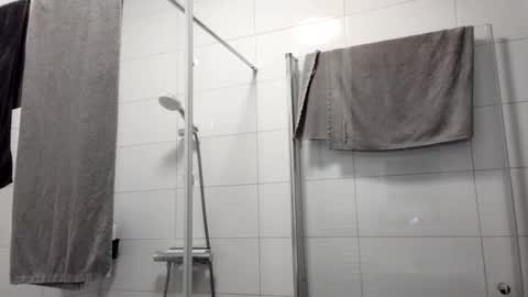 Snapshot of vinceplayer1992 chatting on November 2025 12:29:02 PM Loved online show from November 2025 12:29:02 PM