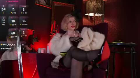 Snapshot of vinyl_kiss chatting on June 2026 09:04:01 PM Carrie Next streams Sat Sun 3pm-11pm EST online show from June 2026 09:04:01 PM