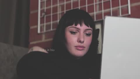 Diva Silvia online show from January 2025 05:21:01 PM