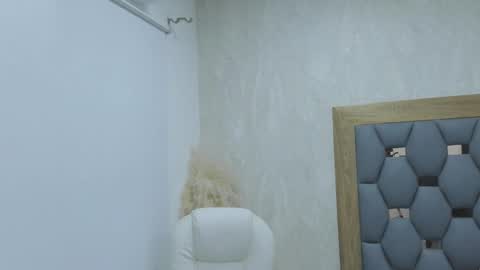 Snapshot of violeet_gray chatting on February 2025 12:25:02 PM violeet_gray online show from February 2025 12:25:02 PM