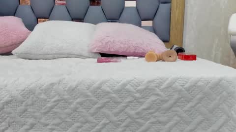 Snapshot of violeet_gray chatting on March 2025 11:37:02 AM violeet_gray online show from March 2025 11:37:02 AM