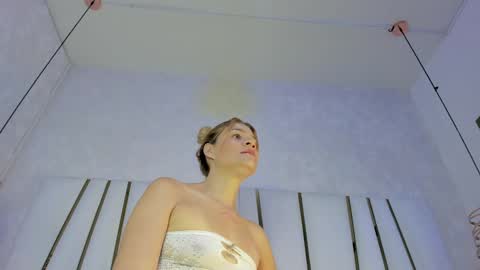 Snapshot of violeet_gray chatting on September 2025 11:54:01 AM violeet_gray online show from September 2025 11:54:01 AM