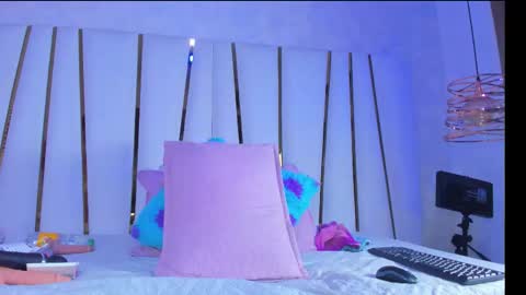 Snapshot of violeet_gray chatting on October 2025 11:41:02 AM violeet_gray online show from October 2025 11:41:02 AM