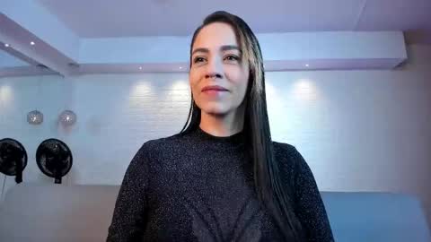 Snapshot of violeet_scott chatting on November 2025 10:36:01 AM Violett Everyday From 0530 to 1430 Col Time online show from November 2025 10:36:01 AM