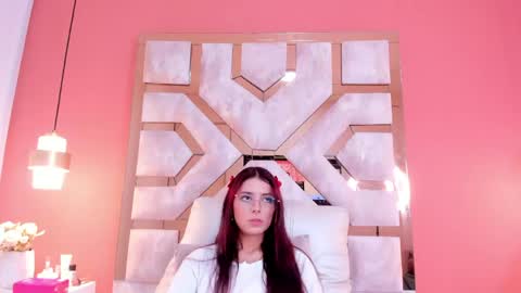Snapshot of violet22smith chatting on April 2026 12:33:01 PM KARLA GAEZ online show from April 2026 12:33:01 PM