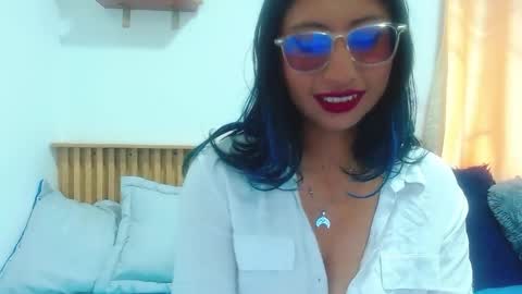 Snapshot of violet_2003 chatting on May 2026 02:55:01 PM V I O L E T online show from May 2026 02:55:01 PM