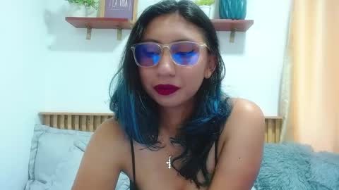 Snapshot of violet_2003 chatting on May 2026 02:13:01 PM V I O L E T online show from May 2026 02:13:01 PM