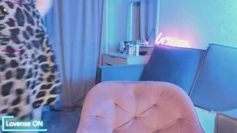 violet____h online show from October 2025 07:25:02 PM