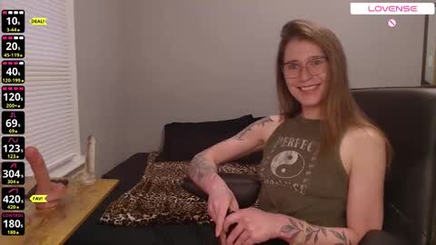 Snapshot of violet_baby_ chatting on December 2025 09:22:02 PM Your WetWildWhore online show from December 2025 09:22:02 PM