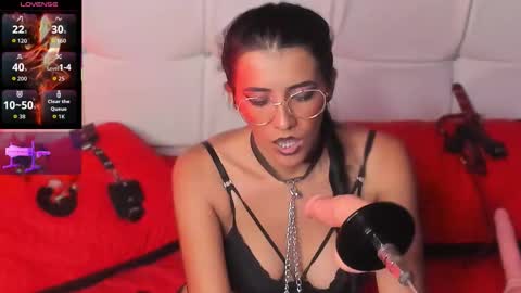 Violet online show from November 2025 04:40:01 PM