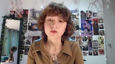 Snapshot of violet_bluee chatting on February 2025 07:06:01 AM Violet online show from February 2025 07:06:01 AM