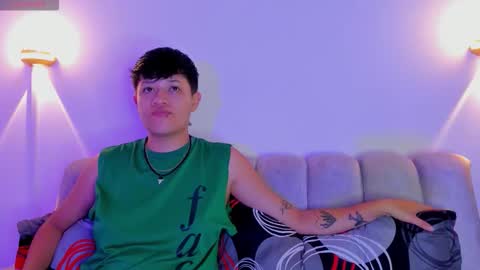 Violet and Casper online show from November 2025 06:34:01 AM