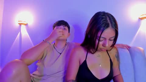 Violet and Casper online show from November 2025 05:51:02 AM