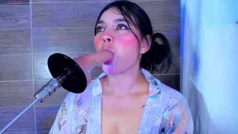 Snapshot of violet_fiore chatting on July 2026 09:21:02 PM Violet Fiore online show from July 2026 09:21:02 PM