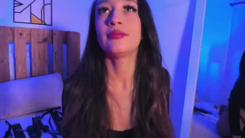 Violet Jones online show from March 2026 03:05:01 PM