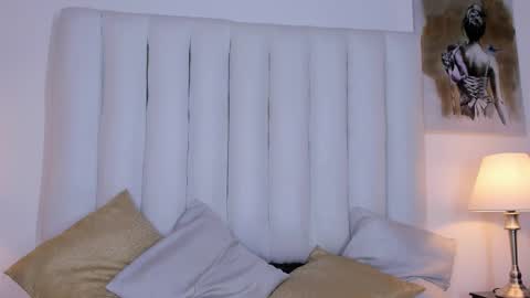 Snapshot of violet_queen2 chatting on December 2025 06:36:02 PM Mary online show from December 2025 06:36:02 PM