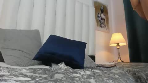 Snapshot of violet_queen2 chatting on March 2026 06:55:01 PM Mary online show from March 2026 06:55:01 PM