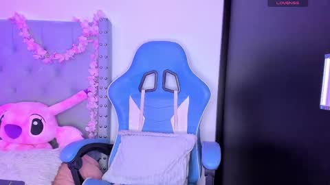 Snapshot of violet_rost chatting on September 2025 01:33:02 PM  Violet  online show from September 2025 01:33:02 PM