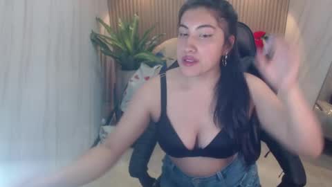 Snapshot of violet_tf chatting on June 2026 08:54:01 PM Violet online show from June 2026 08:54:01 PM