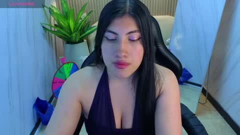 Snapshot of violet_tf chatting on June 2026 07:58:02 PM Violet online show from June 2026 07:58:02 PM