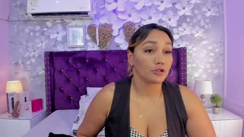 Snapshot of violeta_medina chatting on June 2026 01:19:02 AM violeta_medina online show from June 2026 01:19:02 AM