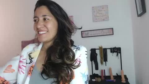 Snapshot of violeta_scott_ chatting on June 2026 02:09:01 PM violeta_scott_ online show from June 2026 02:09:01 PM