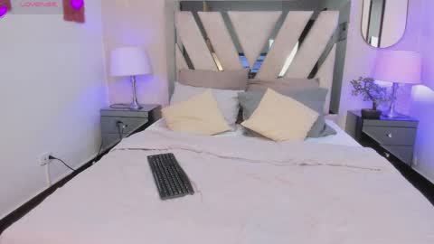 violetaa_moore online show from June 2026 11:26:02 AM