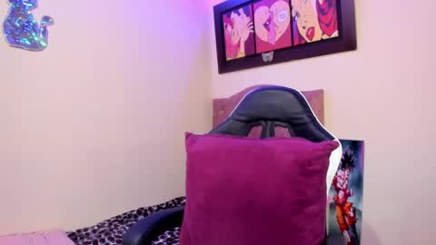 Snapshot of violetalee chatting on March 2025 05:56:01 PM Jimena online show from March 2025 05:56:01 PM