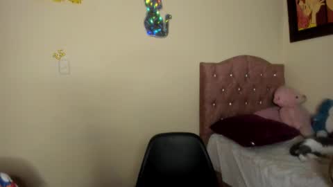 Snapshot of violetalee chatting on September 2025 02:13:01 AM Jimena online show from September 2025 02:13:01 AM