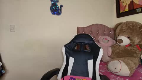 Snapshot of violetalee chatting on December 2025 08:03:01 PM Jimena online show from December 2025 08:03:01 PM