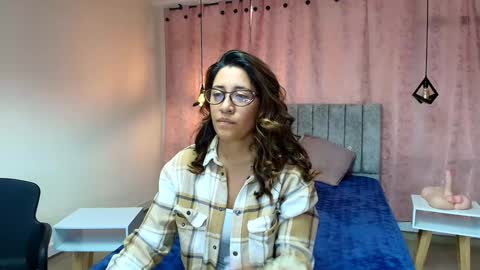 VIOLETA online show from January 2025 12:37:02 PM