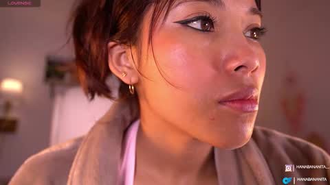 Snapshot of violeth___ chatting on October 2025 11:25:01 AM violeth___ online show from October 2025 11:25:01 AM