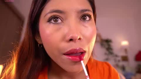 Snapshot of violeth___ chatting on December 2025 01:20:02 PM violeth___ online show from December 2025 01:20:02 PM