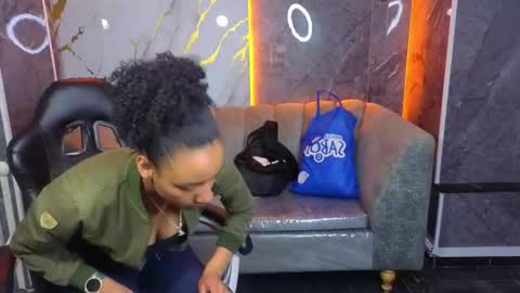 violeth_b online show from November 2025 12:48:02 PM