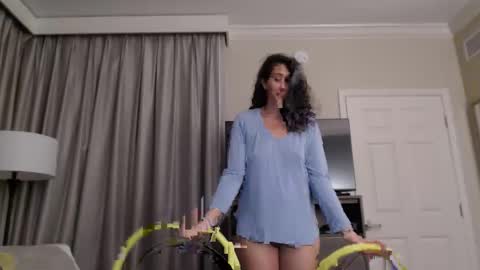 Violet Hooper online show from January 2026 04:49:02 AM