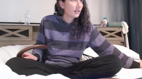 Violet Hooper online show from February 2026 09:35:02 PM