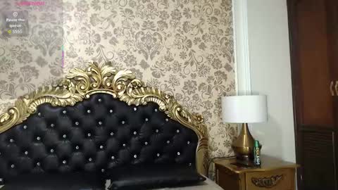 Snapshot of violetlux chatting on November 2025 12:03:01 PM VioletLux online show from November 2025 12:03:01 PM