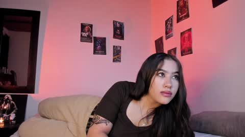 Snapshot of violetsalvatore chatting on December 2024 03:17:02 AM Violet salvatore online show from December 2024 03:17:02 AM