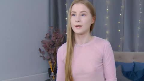 VioletSwone online show from February 2025 12:03:02 PM