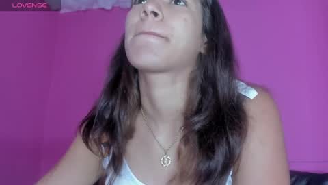 violett_24_ online show from February 2025 12:37:01 PM