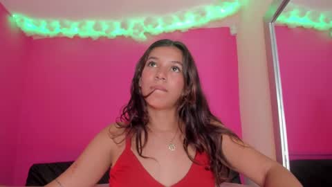 violett_24_ online show from February 2025 06:31:01 PM