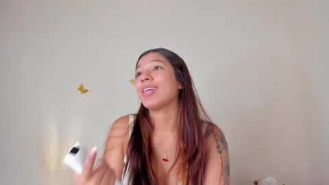 violett_24_ online show from October 2025 07:12:02 PM