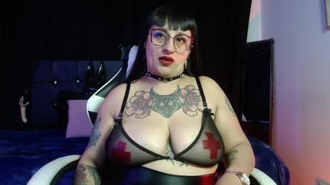 Snapshot of violett_8 chatting on April 2026 08:57:01 PM violett_8 online show from April 2026 08:57:01 PM