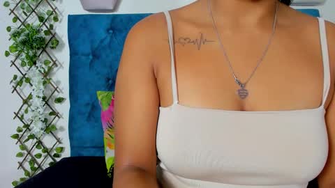 violett  rousee online show from October 2025 03:24:01 PM