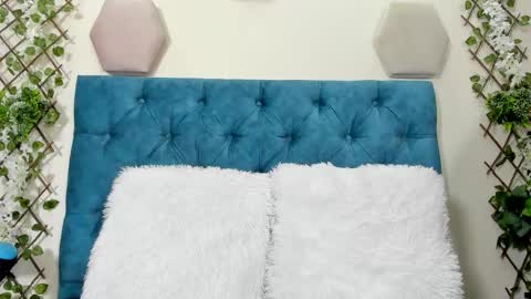 violett  rousee online show from November 2025 03:44:02 PM