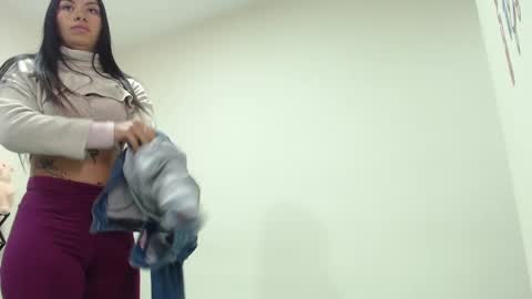 Snapshot of violett_flowers chatting on February 2025 10:24:01 PM violeta  online show from February 2025 10:24:01 PM