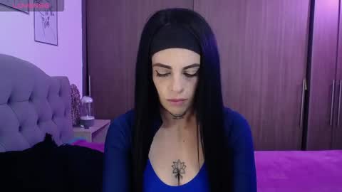 violett  Independent model online show from March 2026 11:45:01 PM