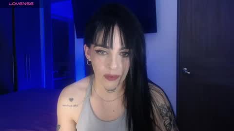 violett  Independent model online show from July 2026 01:33:01 AM