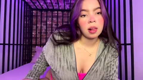 Snapshot of violett_moonx chatting on May 2026 12:35:01 PM violett_moonx online show from May 2026 12:35:01 PM